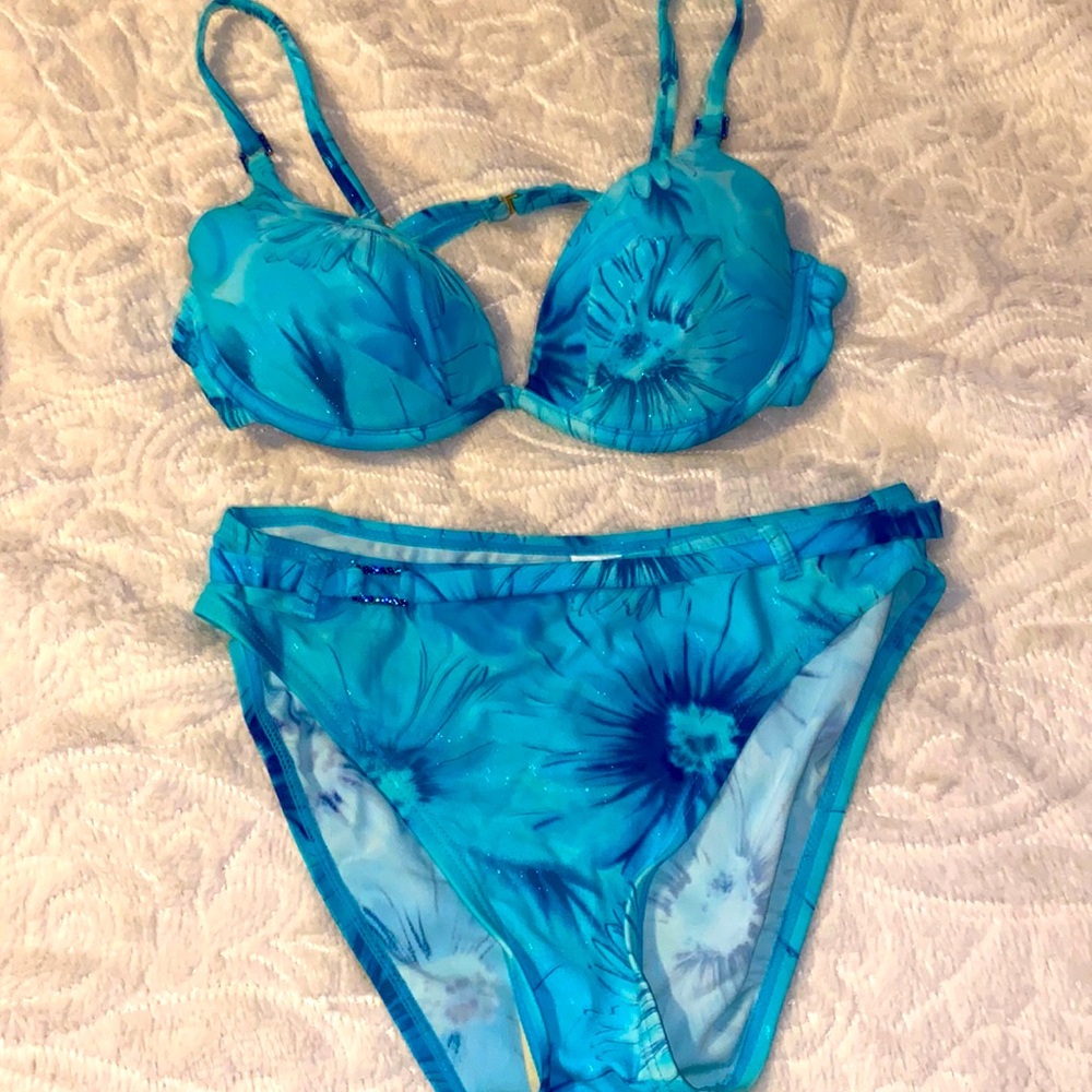 Liquid blue bikini M with padded push up bra and blue rhinestone detail 🌴
